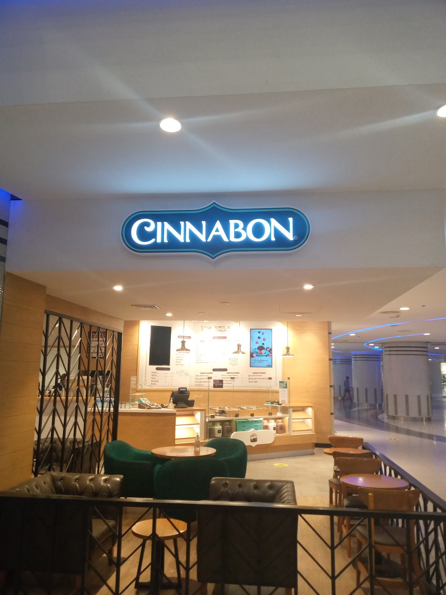Cinnabon signage